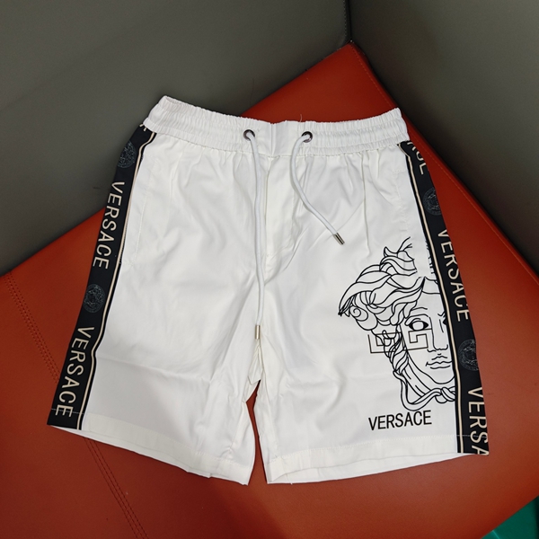 ブランドハーフパンツ正面デザイン